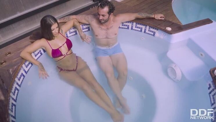 Brunette Babe Susy Gala Pussy Workout - Poolside Fun