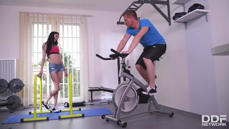 Small Tits Brunette Ashley Ocean Blows Hard in Gym