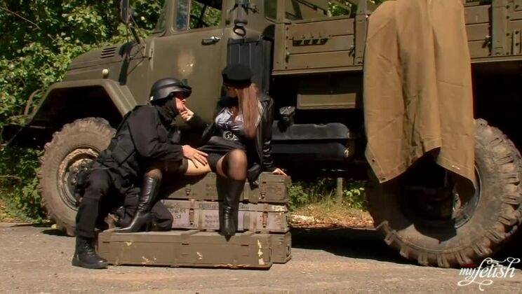 Outdoor Sex with Big Tits Blonde Dominno