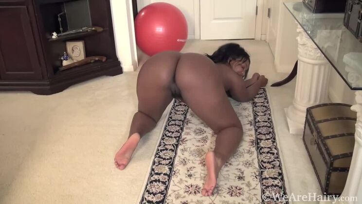 Hairy Pussy Ebony Bobbie Rains Masturbates Solo