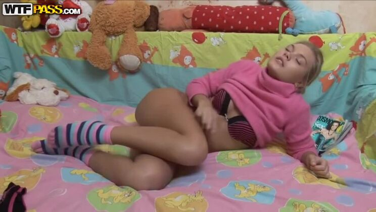 [PrivateSexTapes] - Kathleen Pitts Pierced Pussy Fucked Hard with Toys