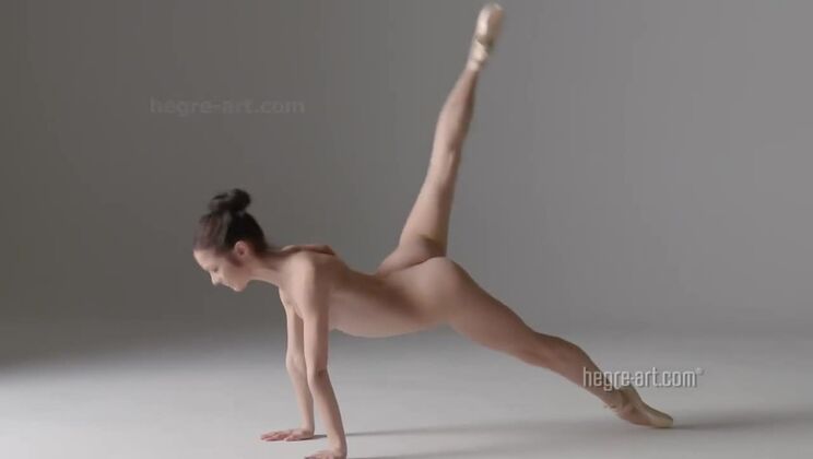 Julietta and Magdalena's Captivating Nude Dance