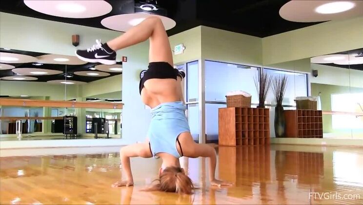 Nudist Beauty Anita in a Solo Scene