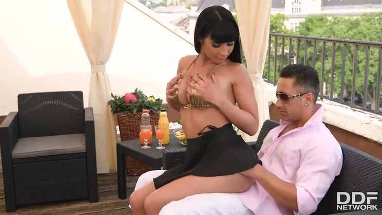 Valentina Ricci's Brunette Cabana Delight