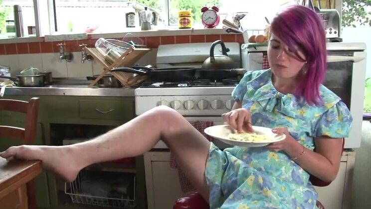 Kitchen Solo with Sexy Lilith