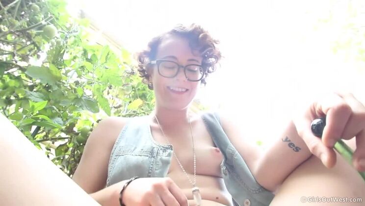 Backyard POV Squirt - Rosie's Scene