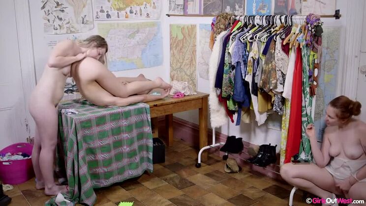 Fingering Fun for Brunettes Dusty & Mae