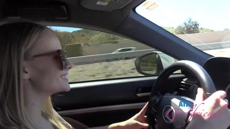 Outdoor Sex With Shaved Paris White