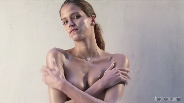 Silvie Frozen Gorgeous Hairy Bush