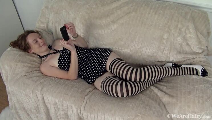 Ana Molly In Stockings Masturbates Hard