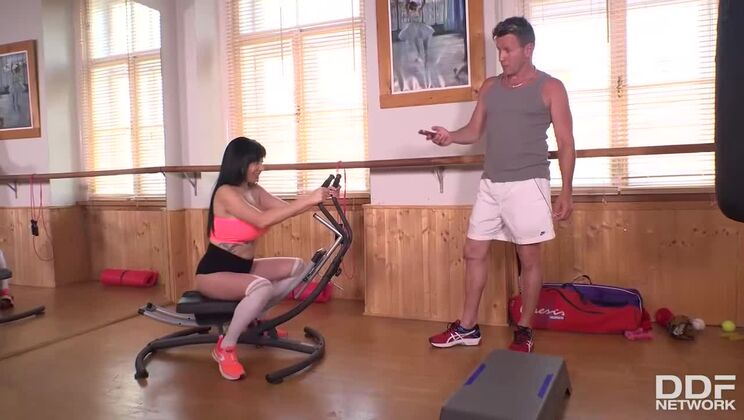 Shaved Brunette MILF Damaris Deep Throat in Gym