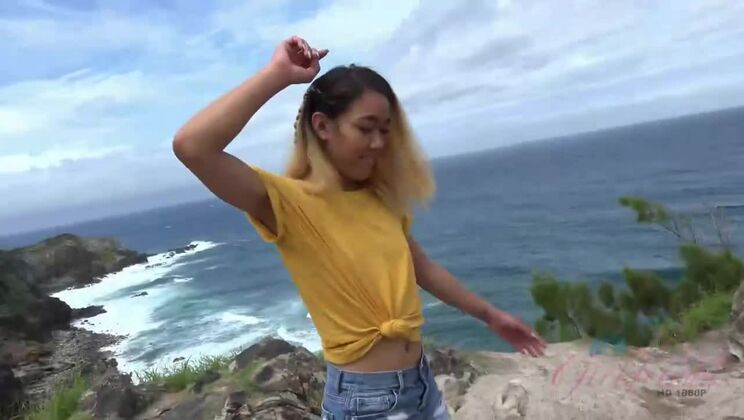 Aria Skye Amateur Beach and Aquarium Experience