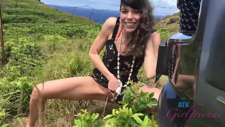 Lexi Foxy Explores Vera King's Secrets