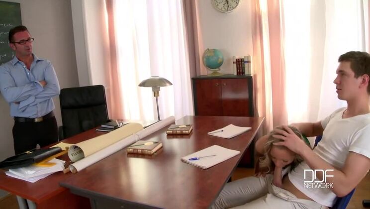 Vanda Lust's College Threesome Adventure