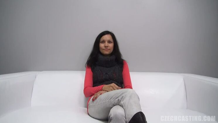  Brunette European Lucie 