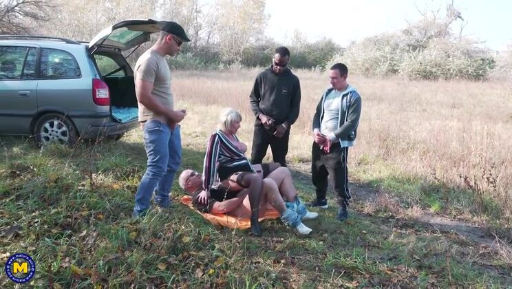 Interracial Gangbang - Amy and 4 Guys