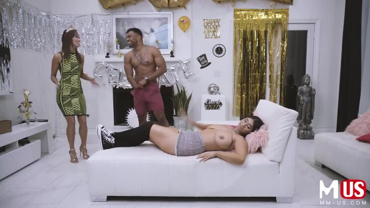 Violet Myers' Unbelievable Big Tits In Hardcore