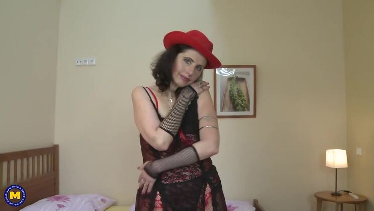 [Mature.nl] - Hairy brunette gets intimate with her body