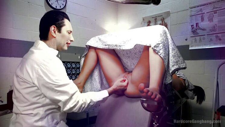 Roxy Raye’s Hell Gaper - Double Penetration & Fisting