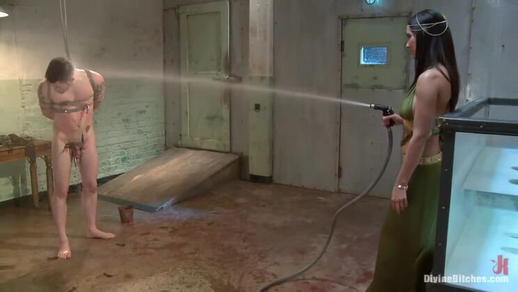 Wolf Hudson's Fear of Water: Isis Love's BDSM Play