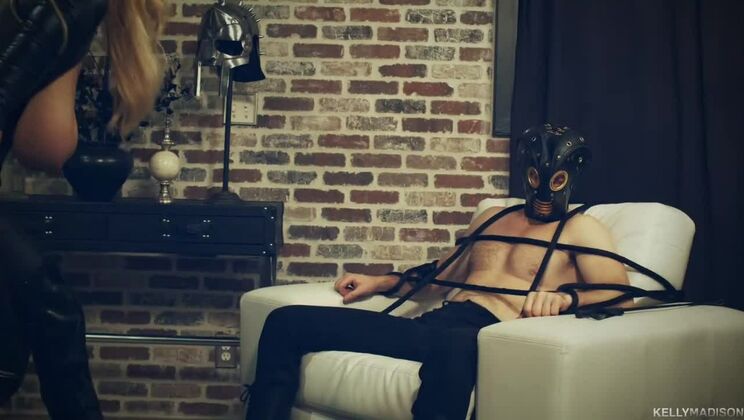 Kelly Madison - Blonde MILF Seduction