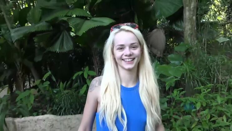 Elsa Jean's Artistic Pussy Gets a Creampie