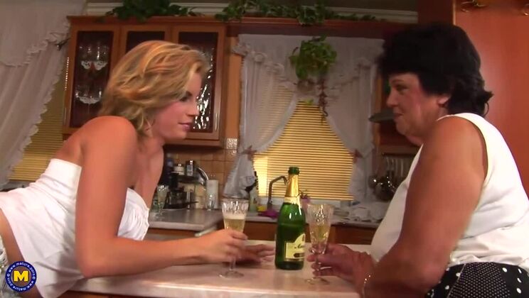 Mature and Kinky: Ashley and Emila's Sex