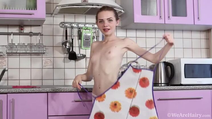 [WeAreHairy] - Alisa Chearry's Solo Banana Time