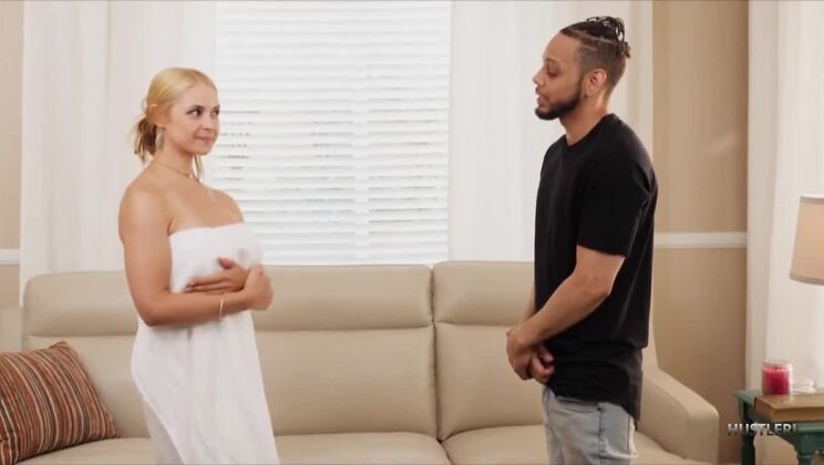 Big Tits MILF Sarah Vandella's Pornstar Performance