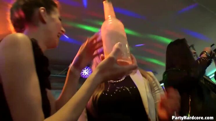 Wild Group Sex Party - Amateur Handjob & Deepthroat Action