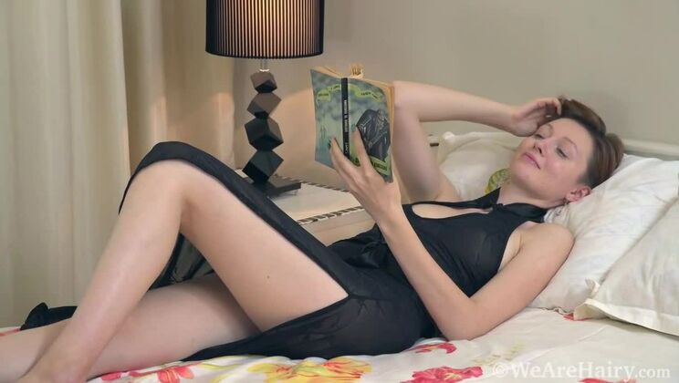 Brunette Ginta's Light Reading Turns to Masturbation