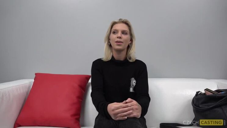 Vendy Pleasing Herself: A Casting Session