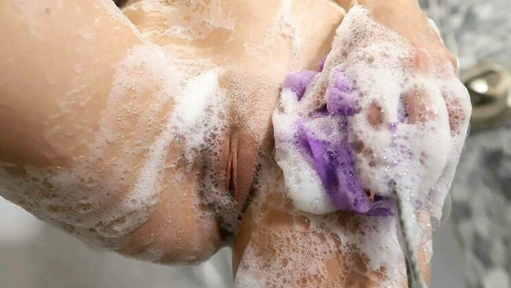 [BangBros18] - Young Amateur Josie Takes It Deep in Doggystyle - Josie Tucker - Jay Bangher