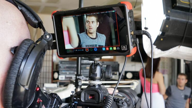 The Roadie's Behind the Scenes: Valentina Nappi and Xander Corvus