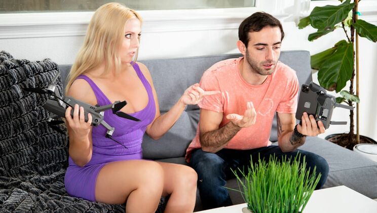 Big Tits MILF Christie Stevens Licks Pussy