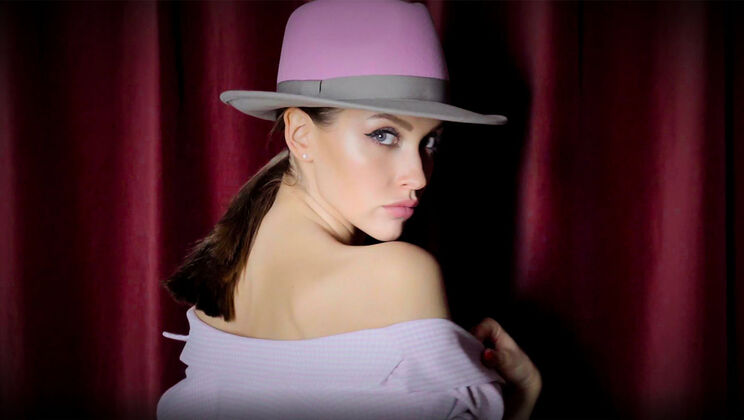 Luxury Girl Gets It Right