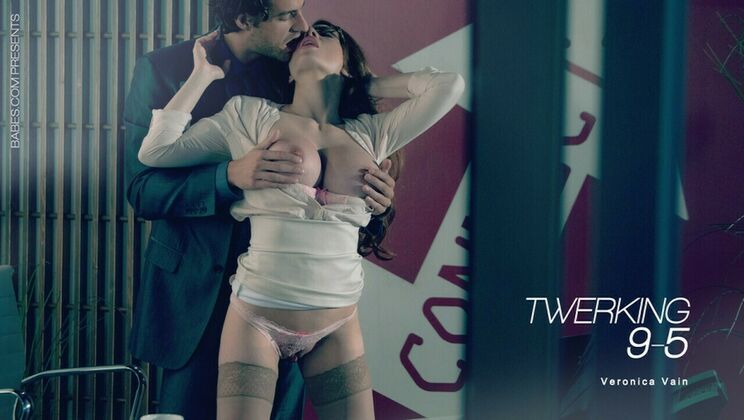 Twerking and Deepthroat with Veronica Vain