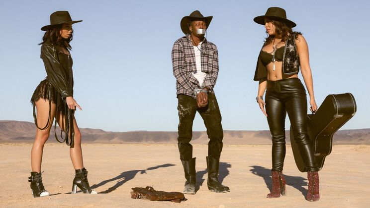 [Brazzers] - Outdoor Fuck Fest with Desperada and Friends