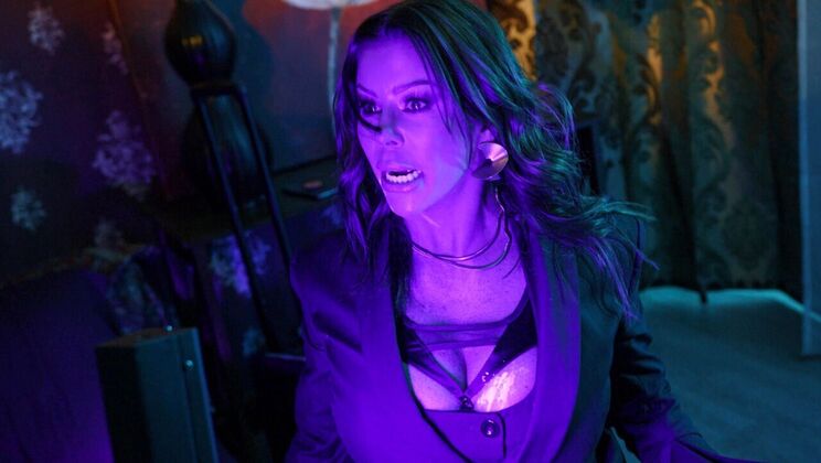 Tattooed Temptress Gets Ass Licked