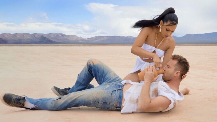 Diamond Banks Seduces with Her Natural Tits and Bubble Butt