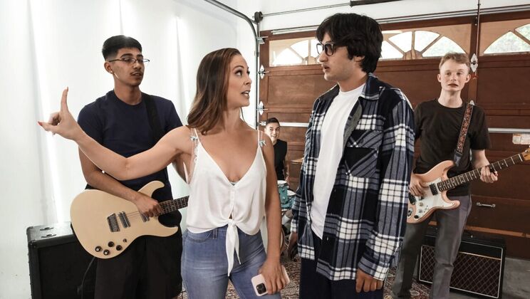 Tattooed Athlete Face Sitting - Blonde Brunette Double Team Action