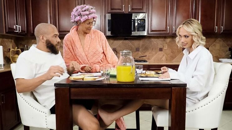 Extra Oily Sex with Blonde Bombshell