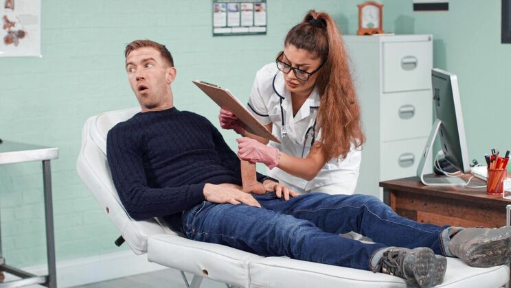 [Brazzers] - Spanking and Deepthroat with a Strict Doctor