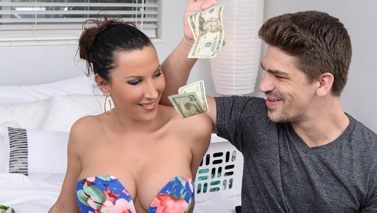 The Blowjob Seeker in High Heels