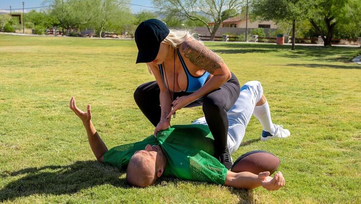 [Brazzers] - Tempting Xander's Ballerina