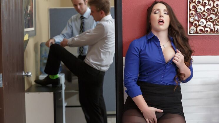 Blonde Bombshell in Office Fuck