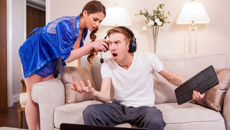 [Brazzers] - Reverse Cowgirl in Gamer Heaven