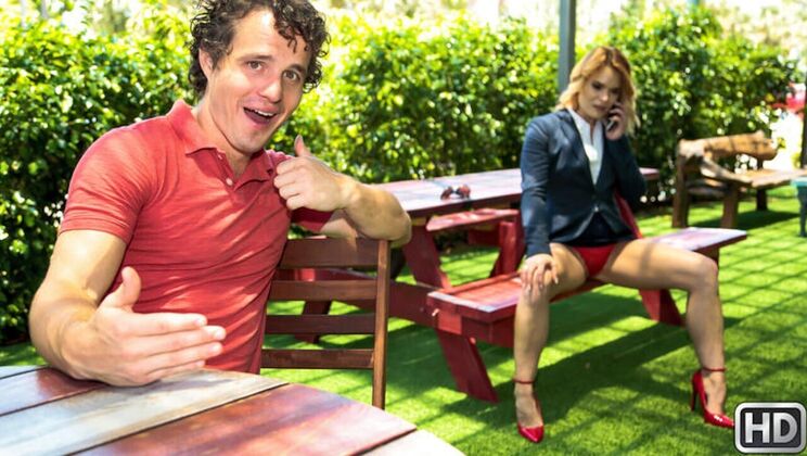 Happy Hour Pussy Licking