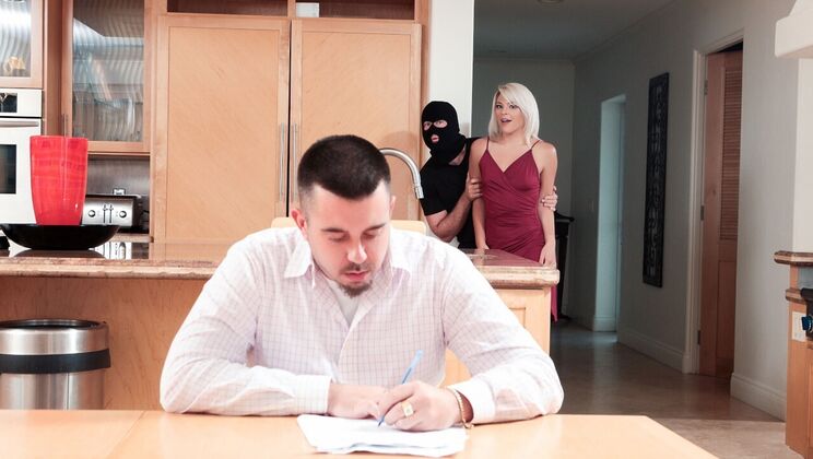 Deepthroat and Facial for the Thief