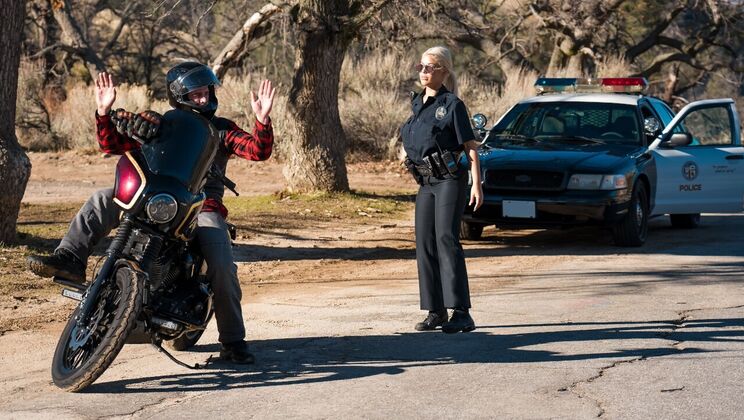 Glasses and a Deepthroat